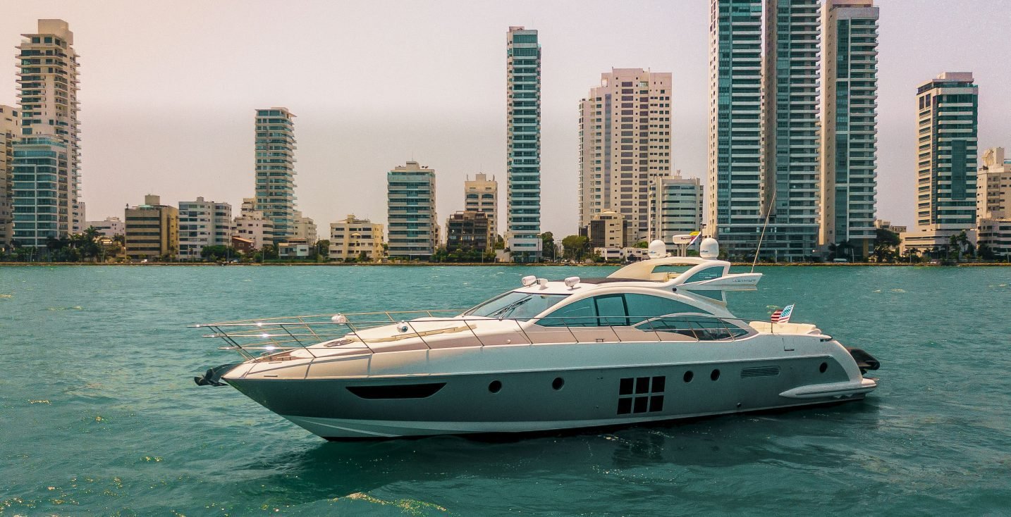 luxury private boat rental in cartagena colombia