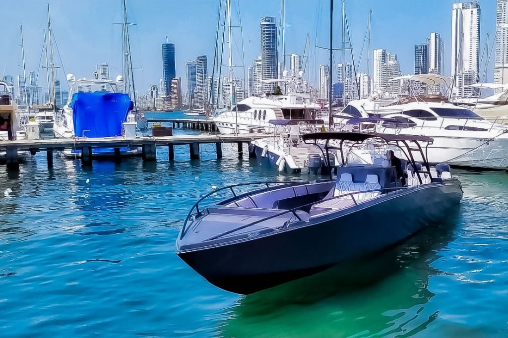 luxury private boat rental in cartagena colombia