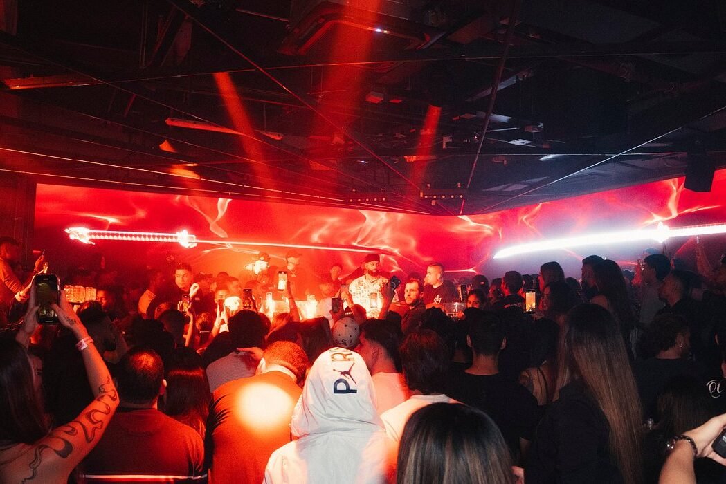 Callejon del gato, reggaeton club in medellin