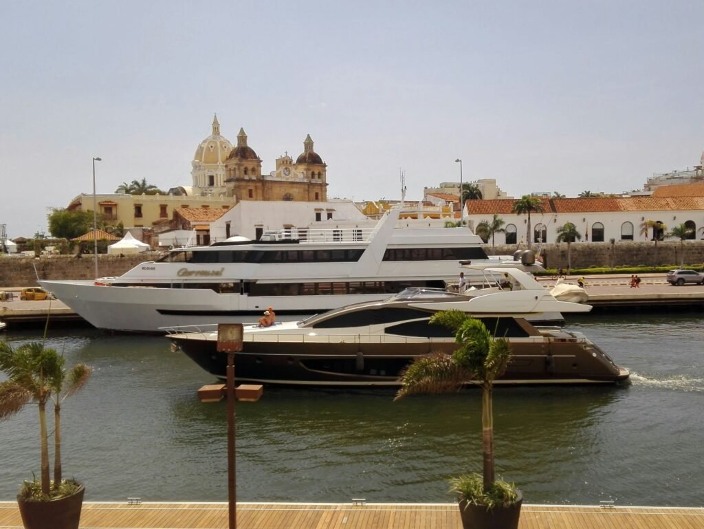 Boat Hire in Cartagena: How to Choose the Best Boat for Hire in Cartagena(Expert Guide) 1 Boat hire in Cartagena